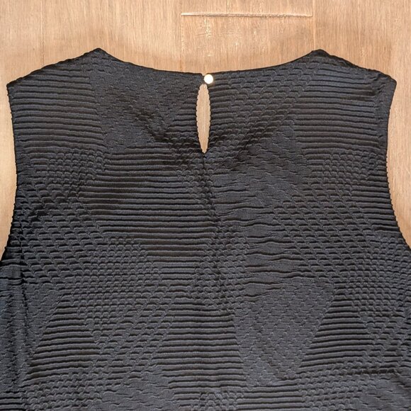 Calvin Klein, Textured Tank Blouse, Gold Chain Clasp, Black, Sz XL - Picture 4 of 9